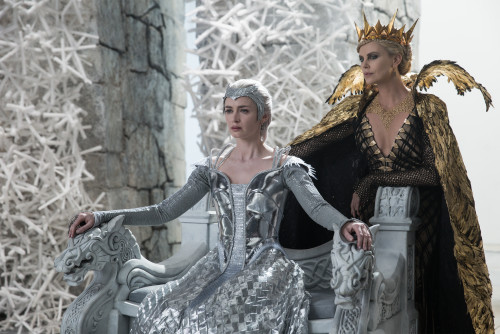 the-huntsman-winters-war-emily-blunt-charlize-theron